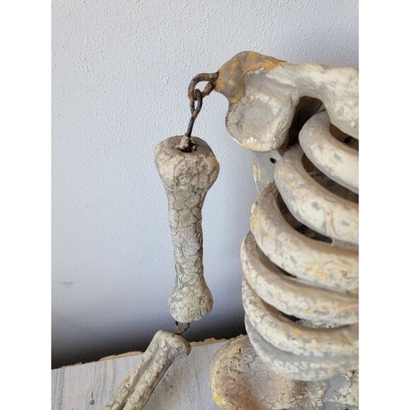 Rustic Skull black bleeding face hanging Halloween scary pop decor jointed - Picture 6 of 16